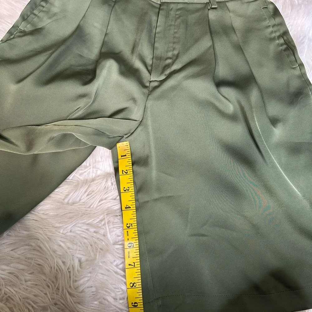 NWOT Anthropologie‎ bishop + young olive green Silky Bermuda Shorts